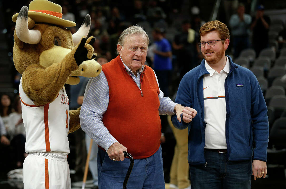 tag redde repræsentant Red McCombs' impact on franchise remembered by Spurs family