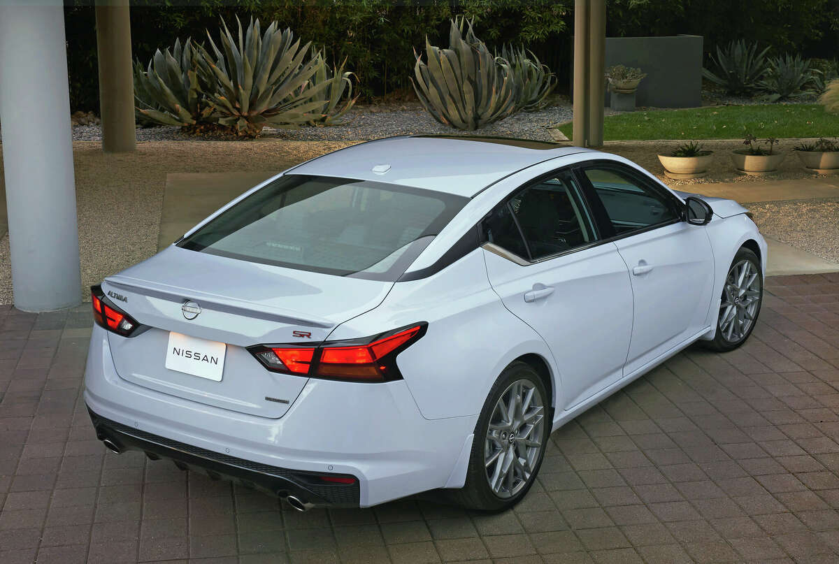 2023 Nissan Altima SR sedan