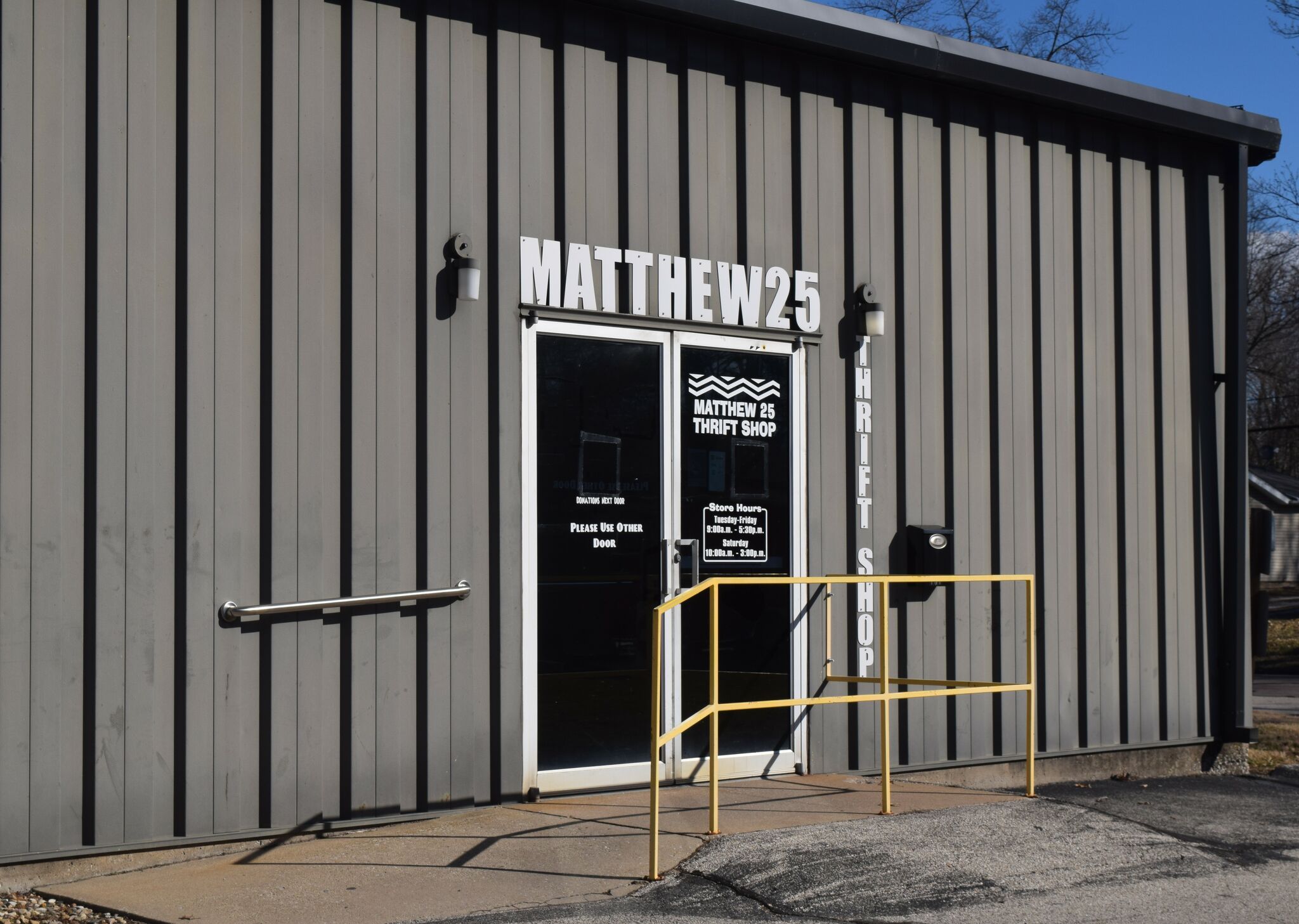 Jacksonville thrift store marking 10th anniversary