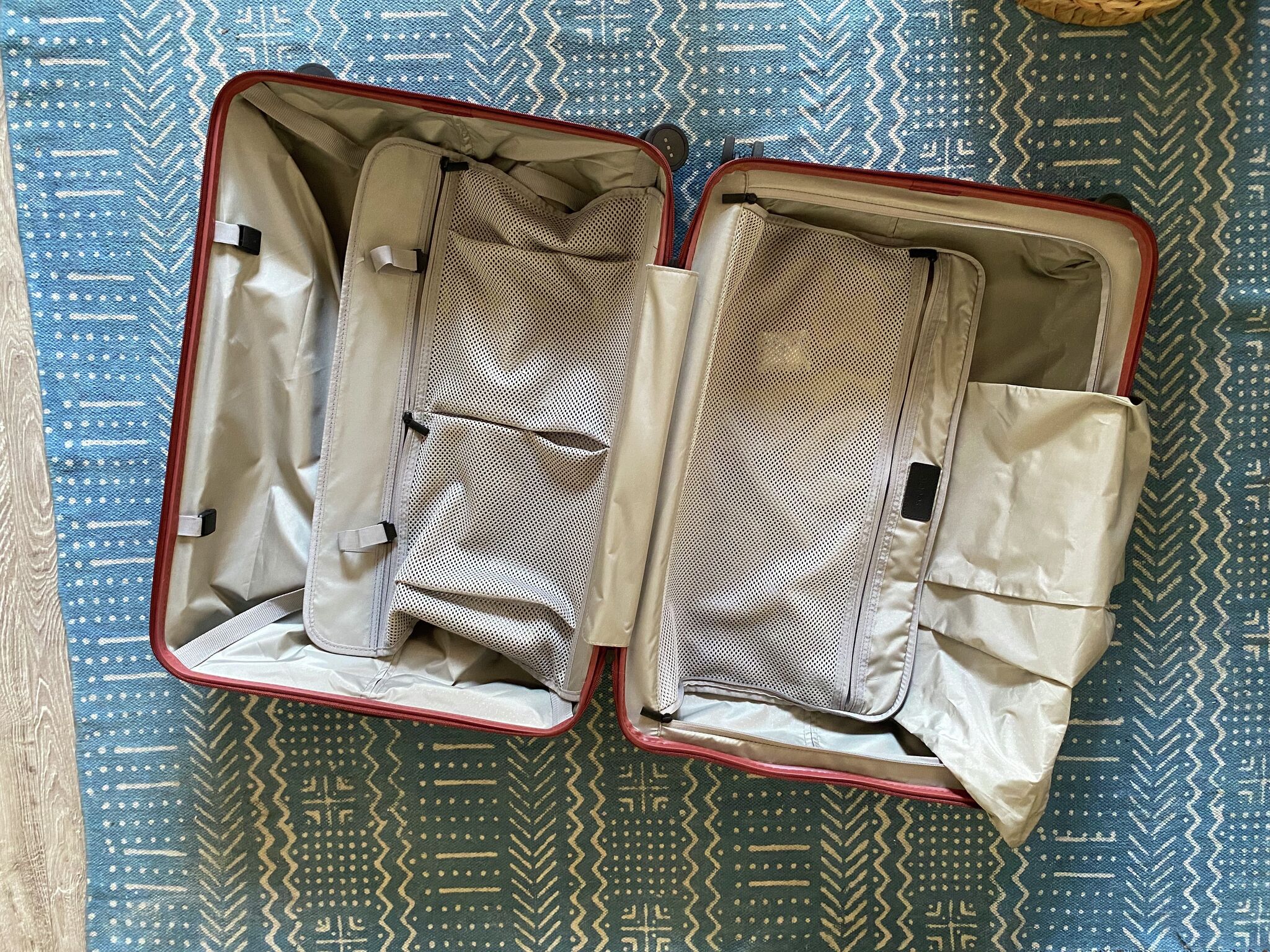 Monos Luggage Review - Midlife Globetrotter