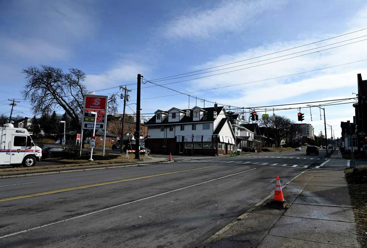 Twins' father killed in collision with Troy police SUV