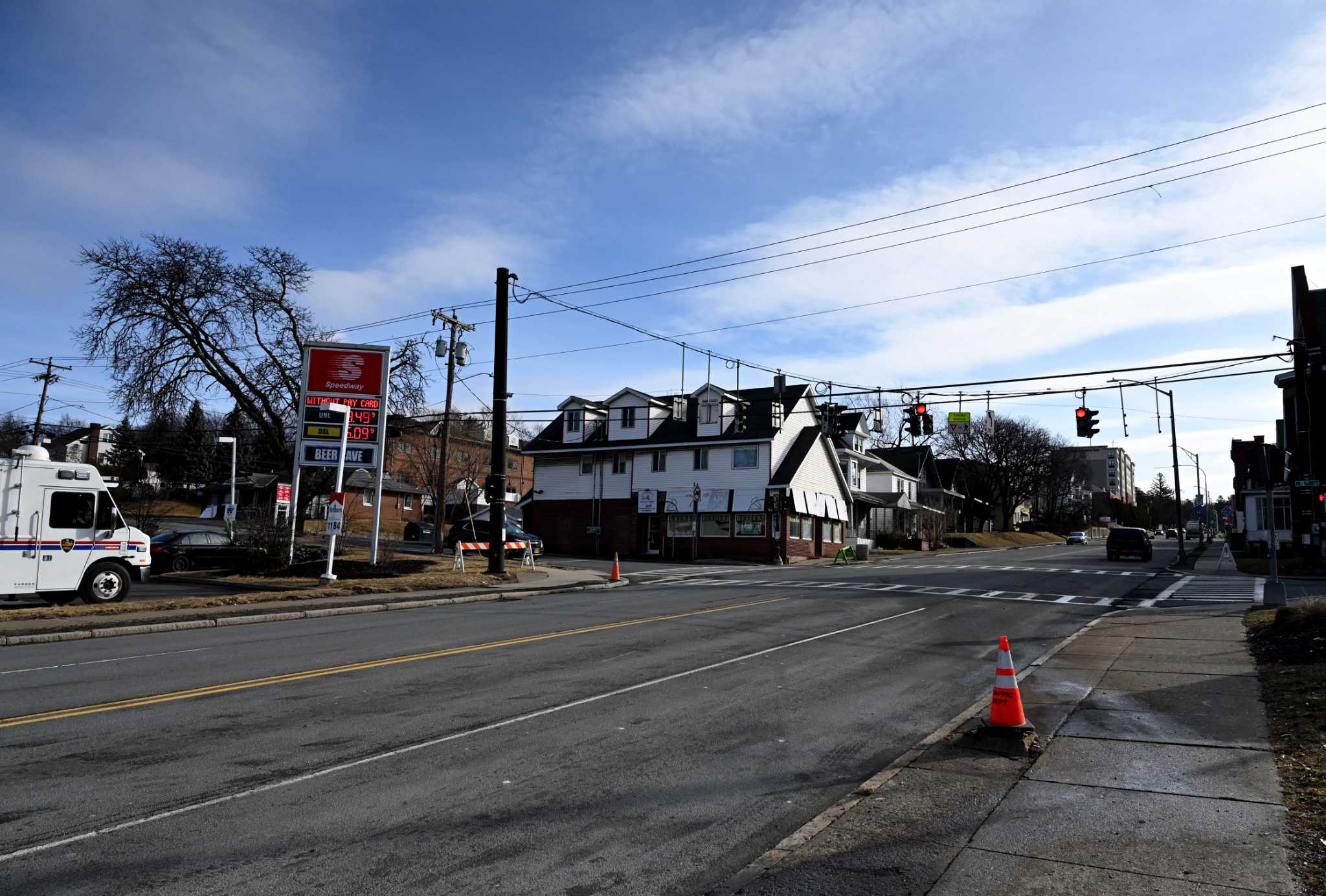 Twins' father killed in collision with Troy police SUV