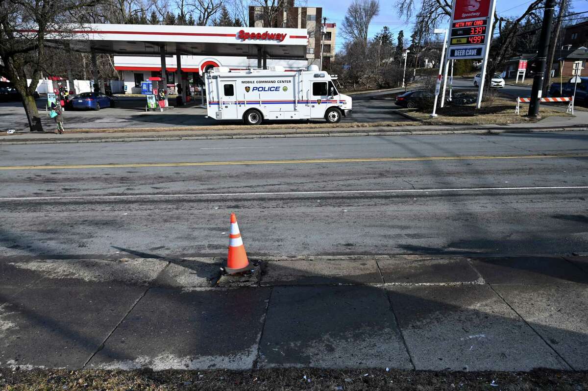 Twins' father killed in collision with Troy police SUV