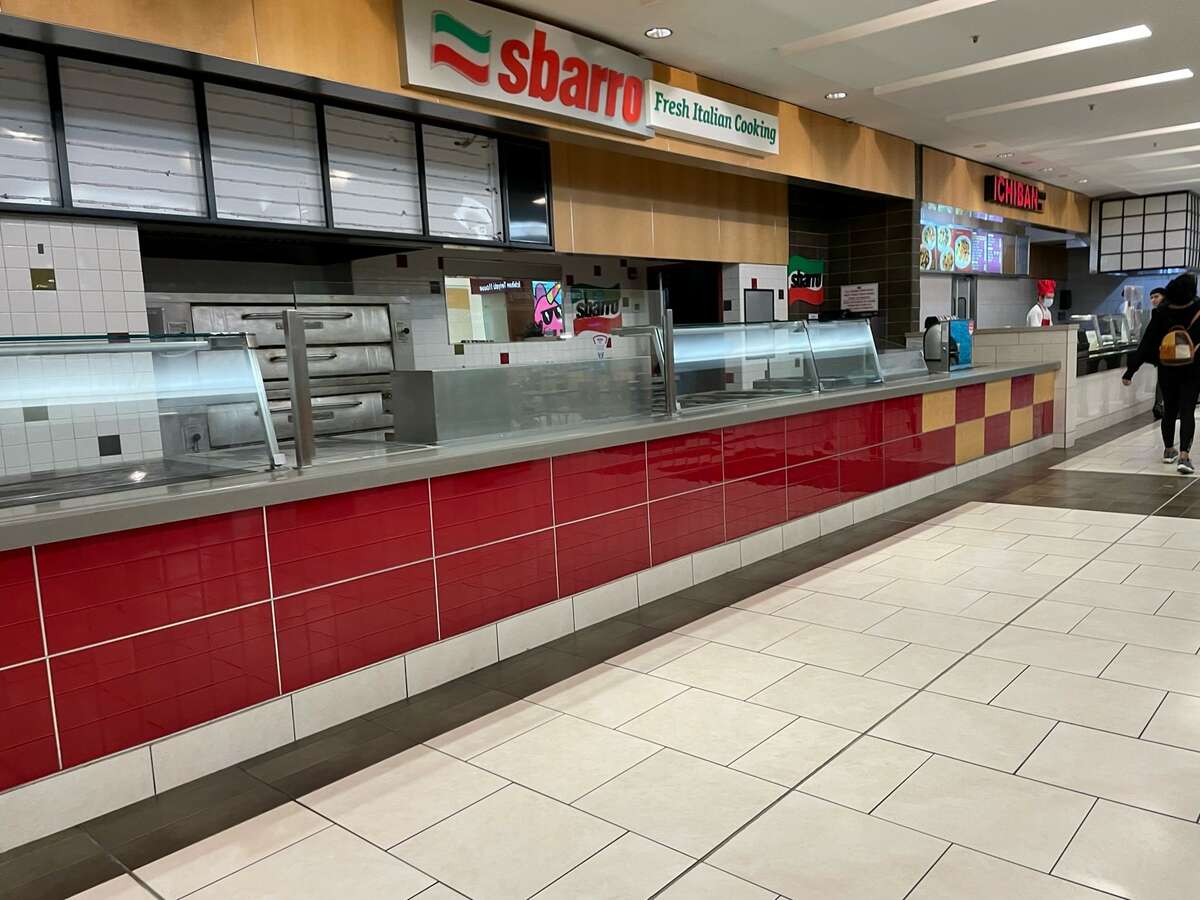 Sbarro closes at Stamford mall; Papa G's Pizza to move in