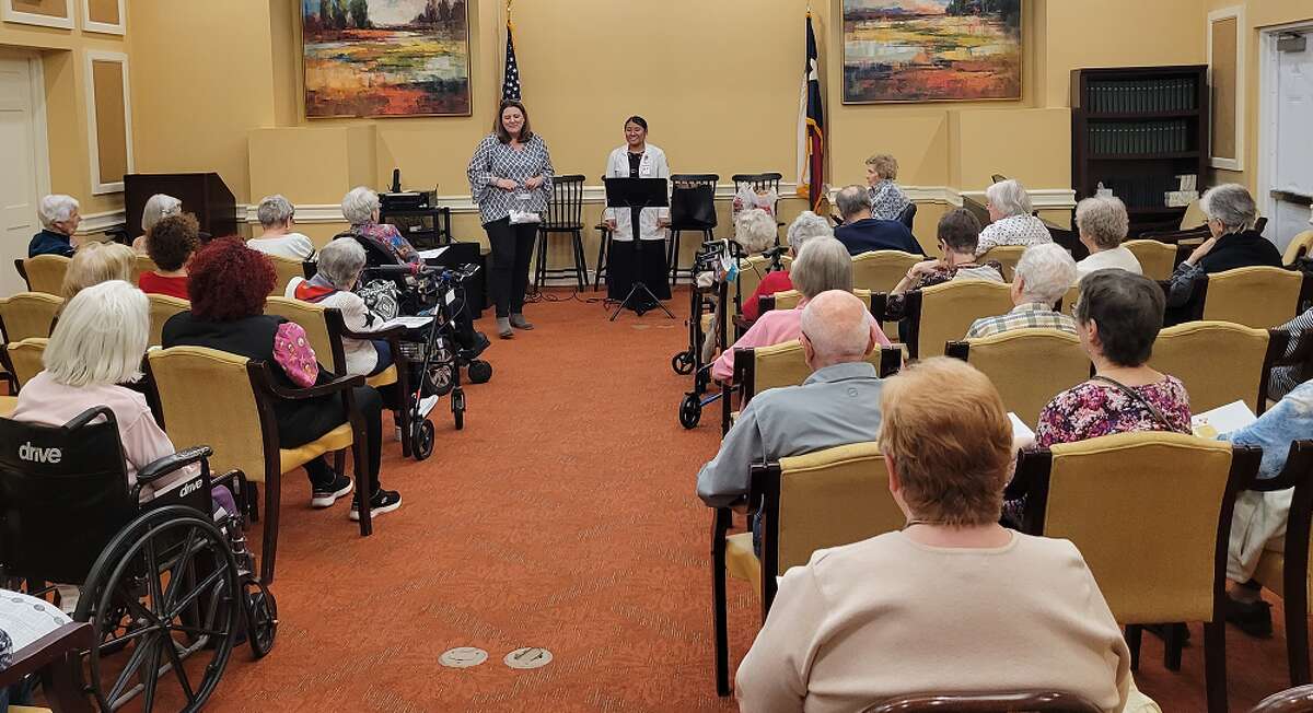 Lamar University faculty teach Calder Woods seniors about nutrition