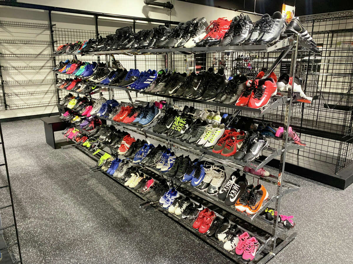 Edwardsville's Play It Again Sports now open to buy