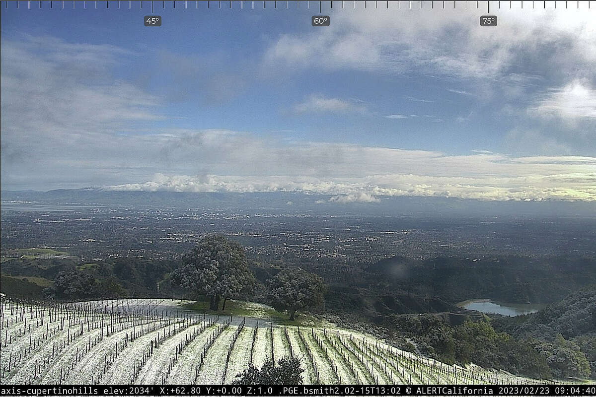 ‘Dangerously cold’ Snow falls in parts of Bay Area