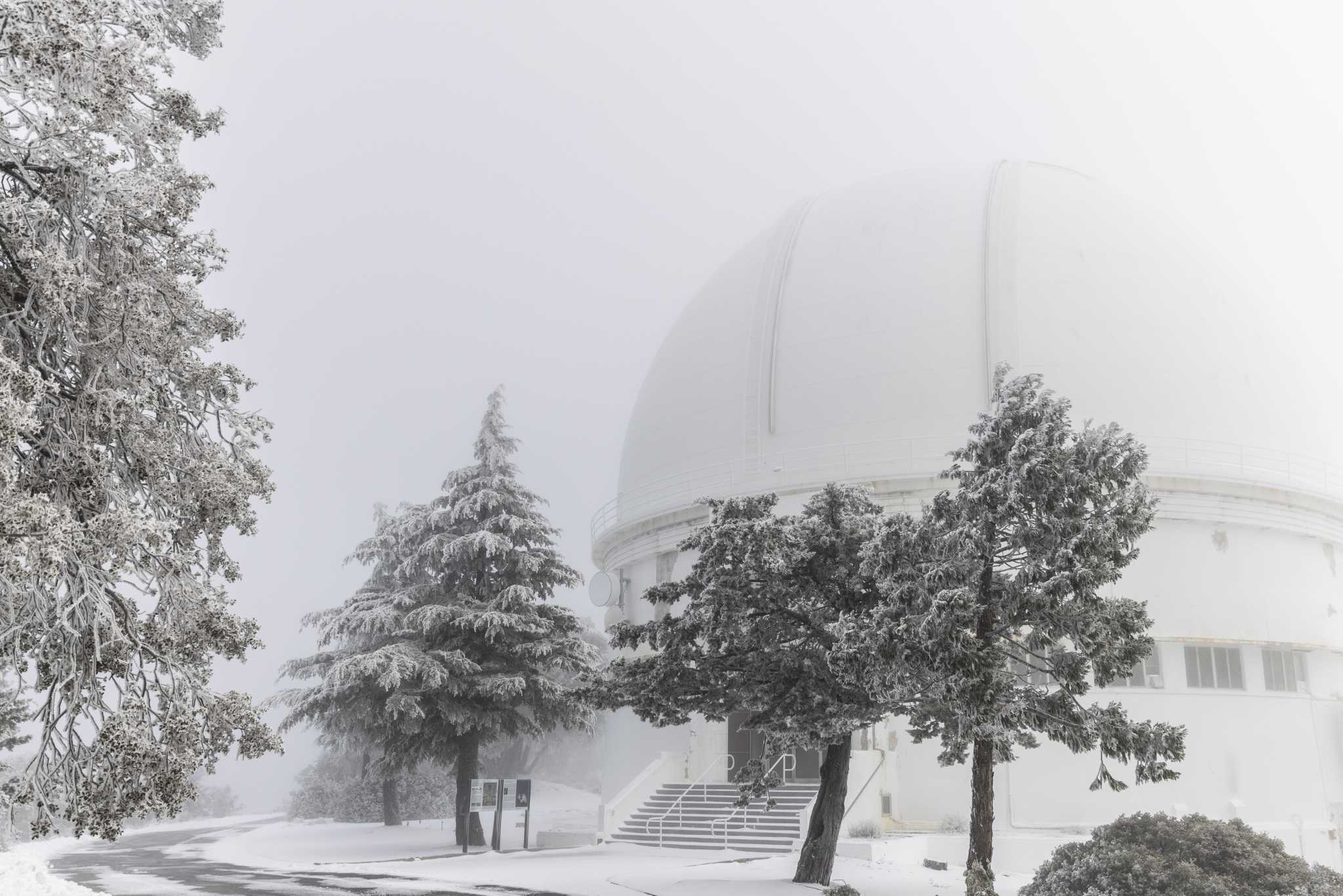 California weather Commuters warned as snow piles up