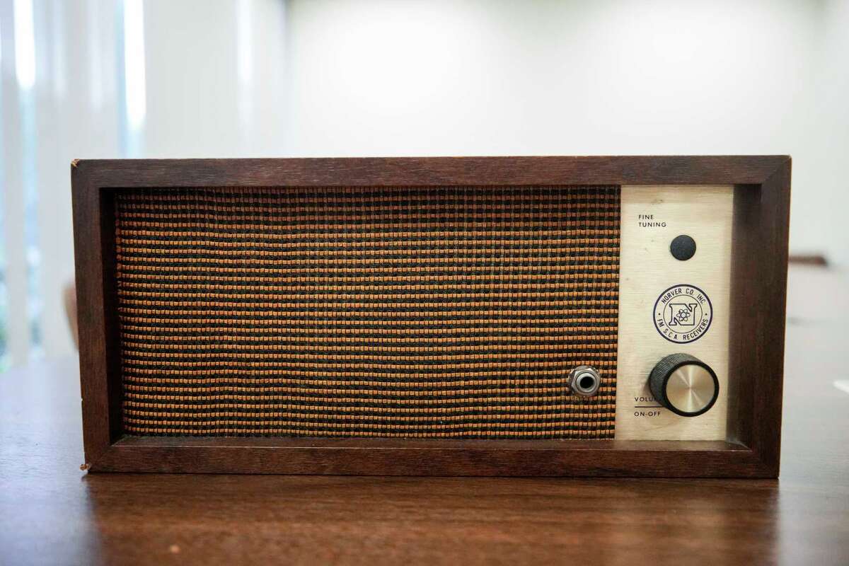 Houston volunteers read aloud for those who aren't able to