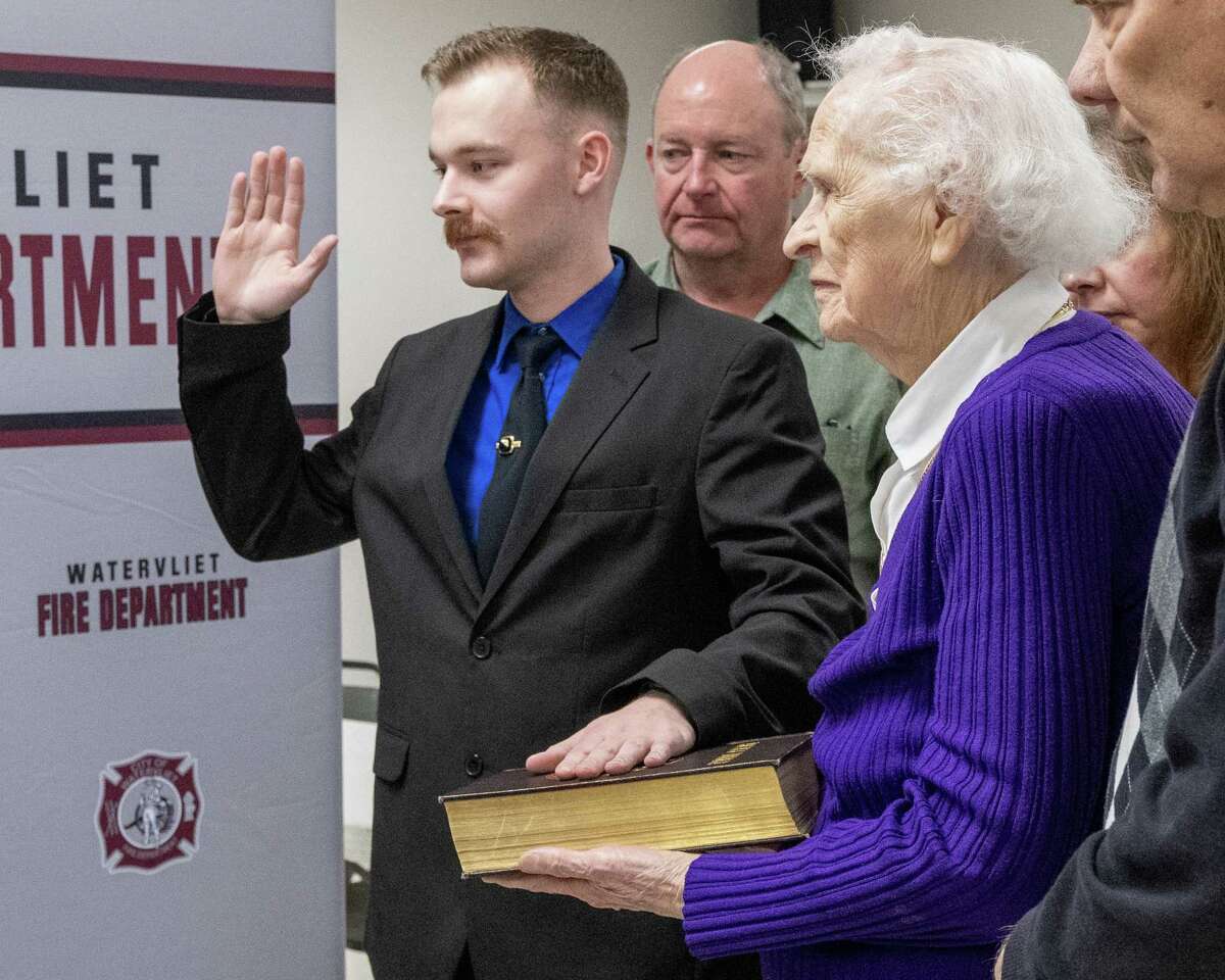 Pair sworn in as Watervliet firefighters