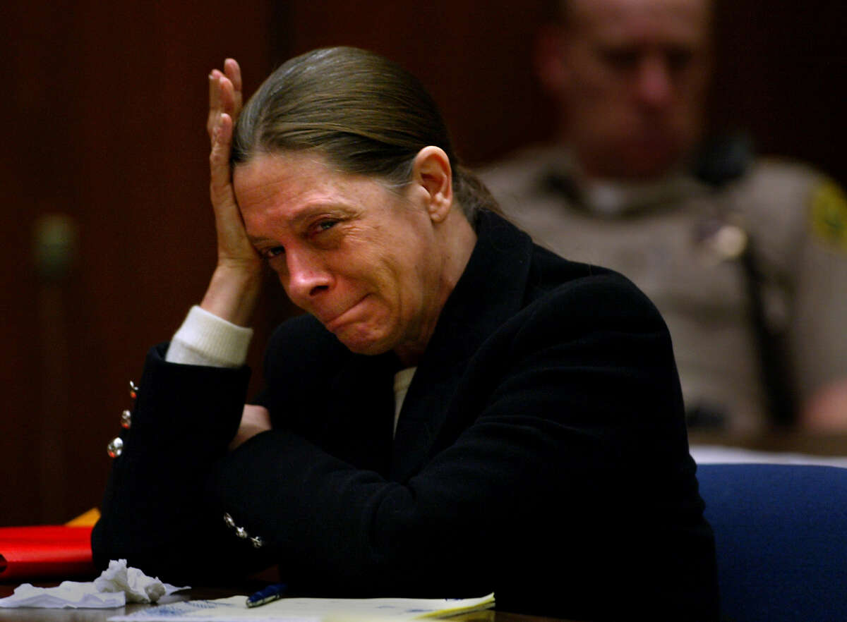 Marjorie Knoller weeps as her attorney describes the events of the death of Diane Whipple, who died Jan. 26, 2001, from wounds caused by Knoller's dogs. 