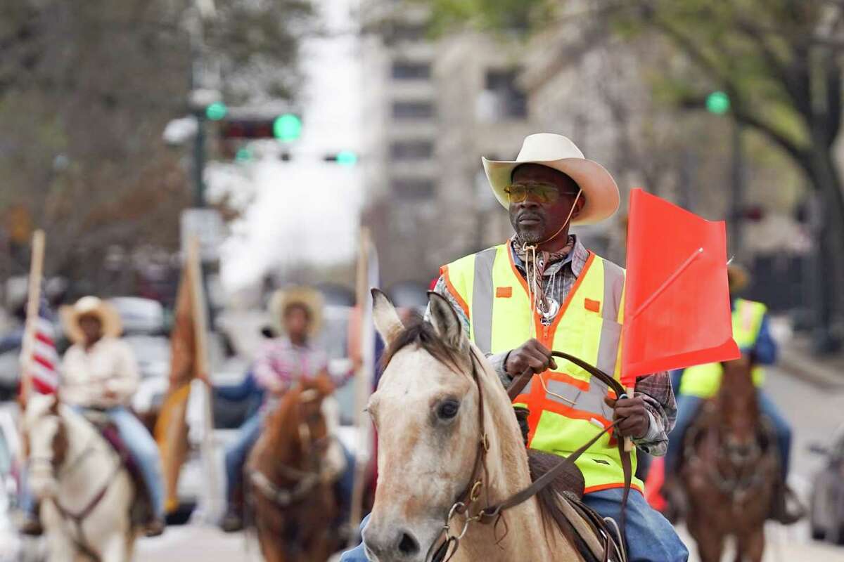 Houston rodeo trail ride Riders reach downtown Houston rodeo parade