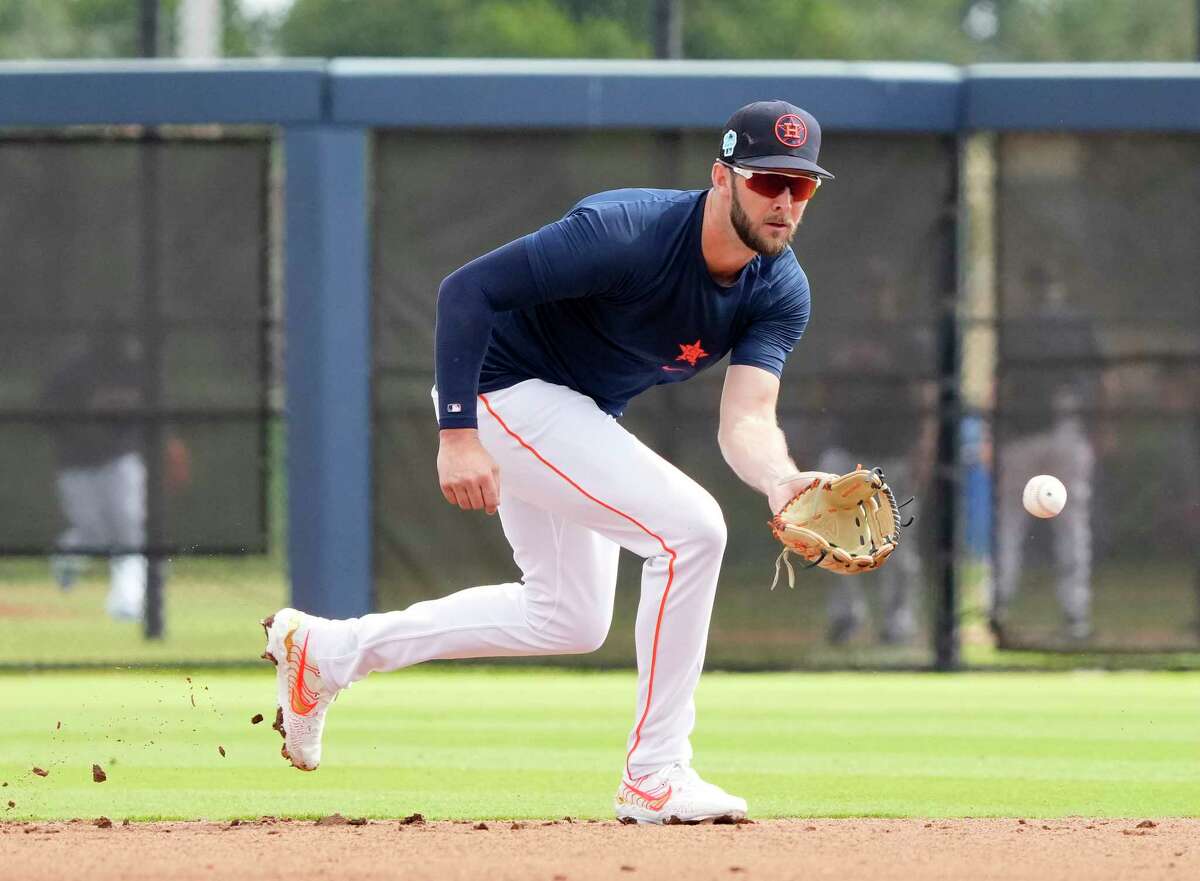 Houston Astros utility player Mauricio Dubon and wife Nancy take post-World  Series trip to London for Harry Potter experience - ABC13 Houston