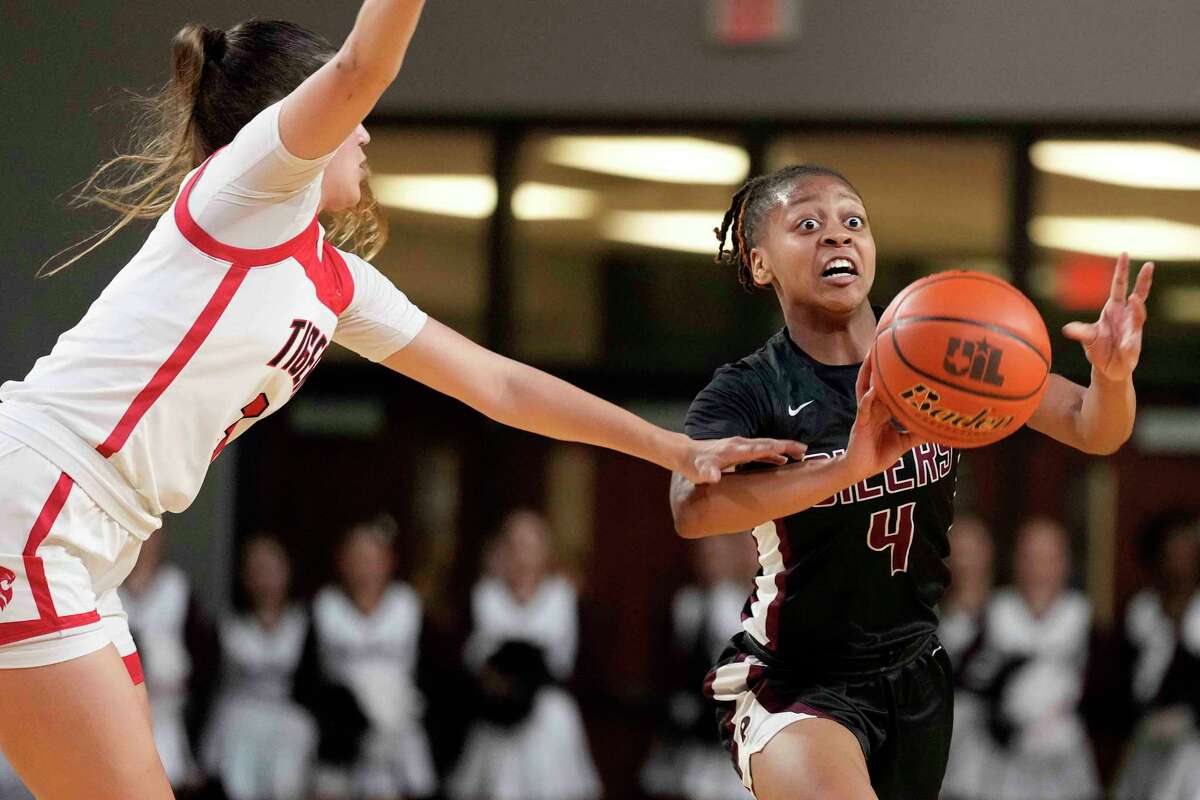 Pearland Oilers Roll Past Katy Tigers, Advance To Regional Final