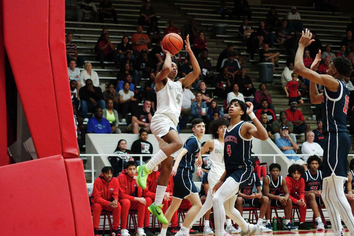Pearland Dawson Eagles topple Atascocita Eagles in area round