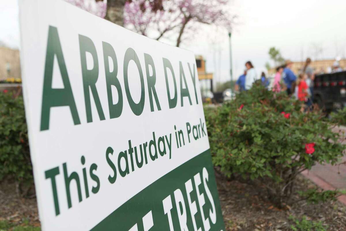 Group gives away free trees in Conroe for annual Arbor Day event