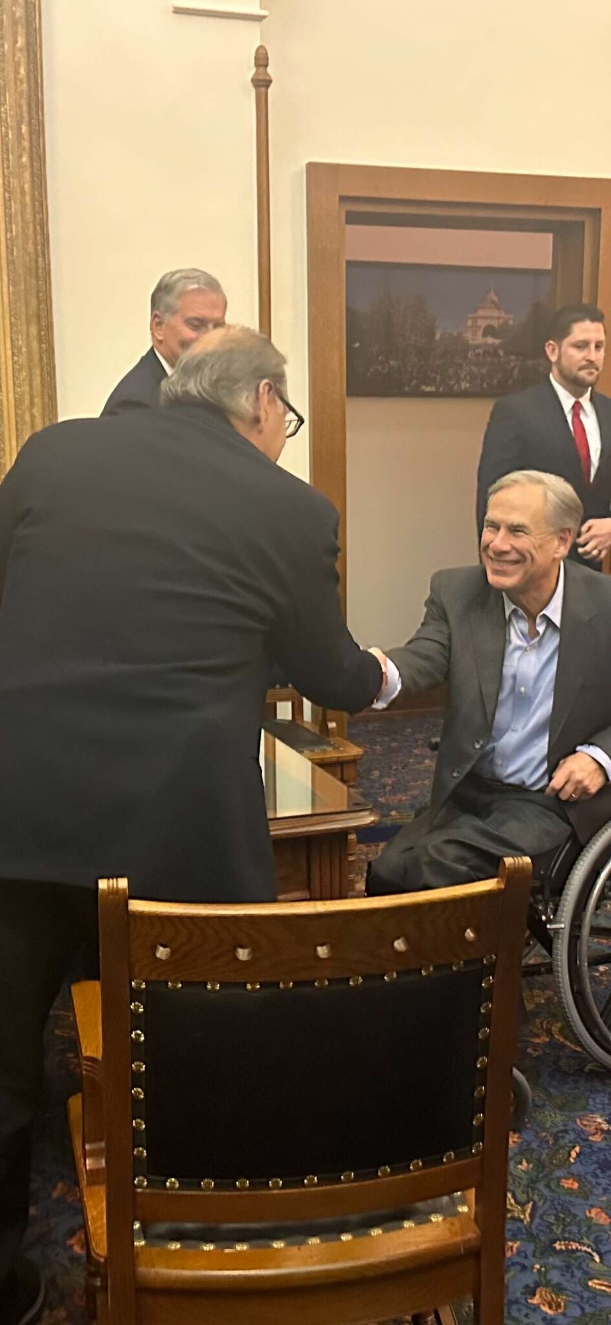 On Friday afternoon, City of Laredo Mayor Dr. Trevino made one of his first visits to the state capitol to meet and discuss with Texas Governor Greg Abbott about various issues and policies he believes will benefit the Laredo area in a bipartisan visit done by various mayors of the state. 