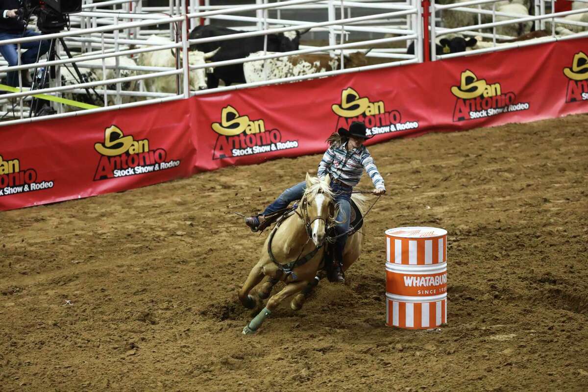 Tall in the saddle Stetson Wright wins saddle bronc competition at San