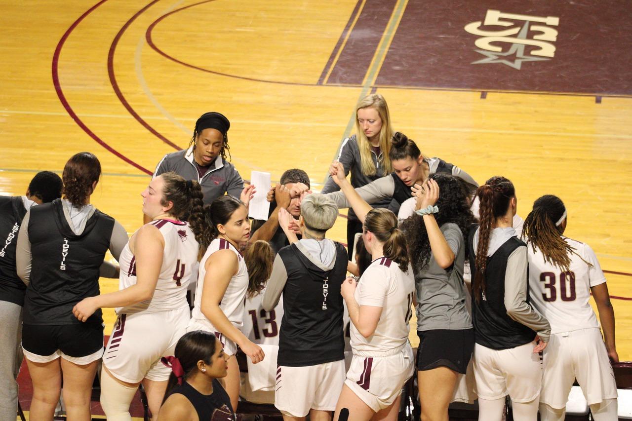 TAMIU ends season with loss to TAMUK