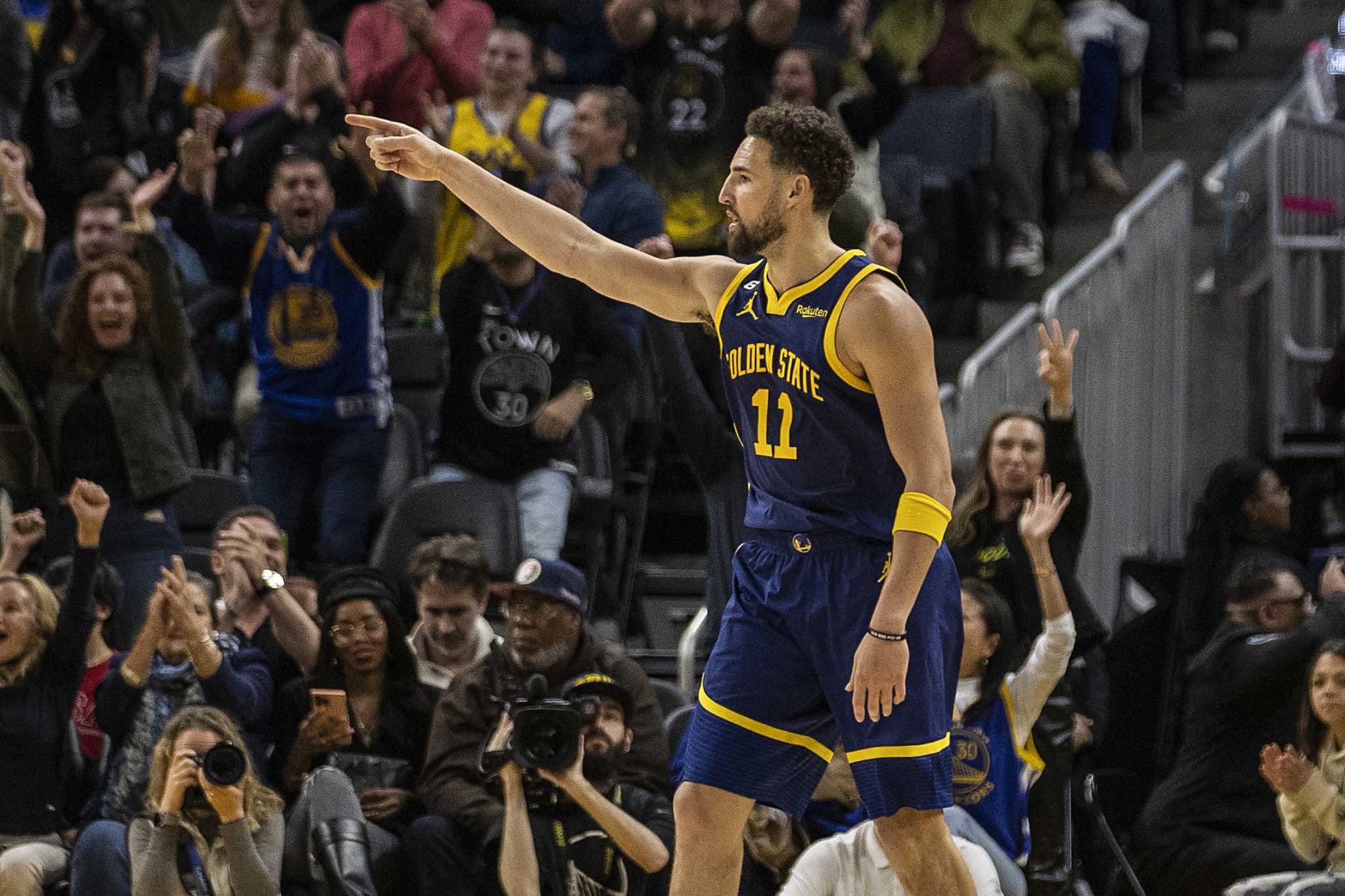 Klay Thompson Scored 32 Points To Lead The Warriors To A Comeback Win   RawImage 