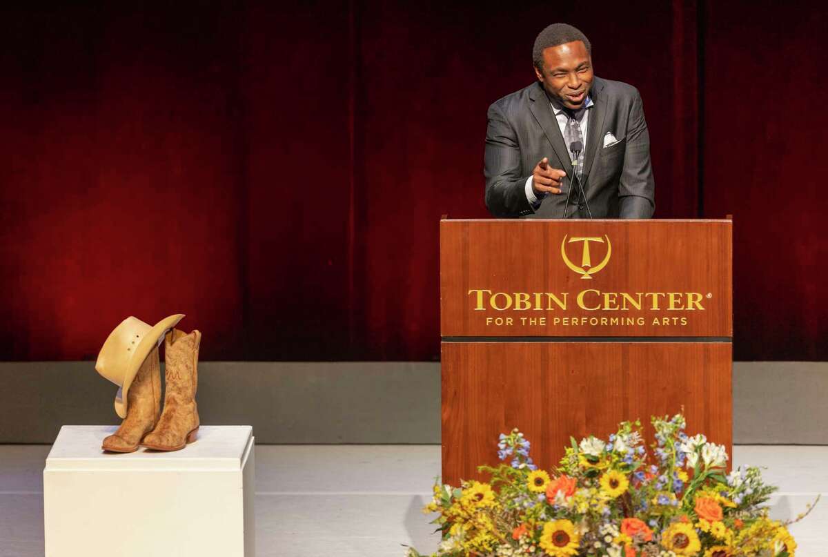 Red McCombs Funeral Draws Large Crowd To Tobin Center