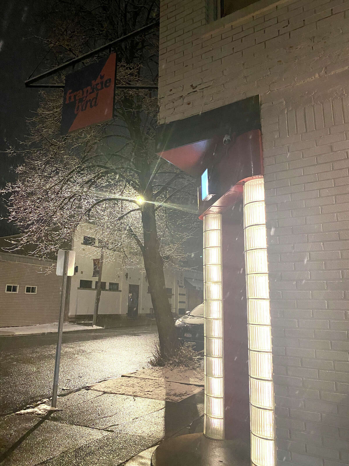 Critic's notebook Frankie Bird in Troy, Dave's Hot Chicken chain