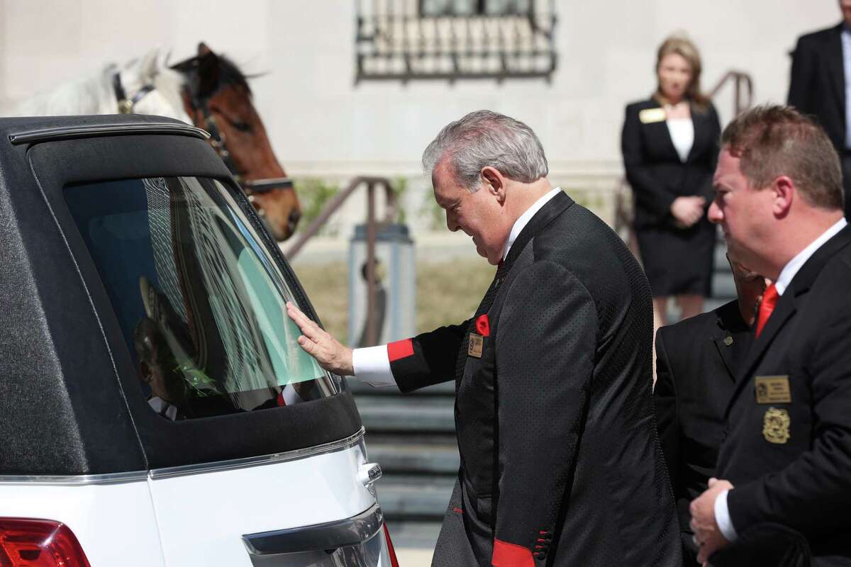 Red McCombs Funeral Draws Large Crowd To Tobin Center