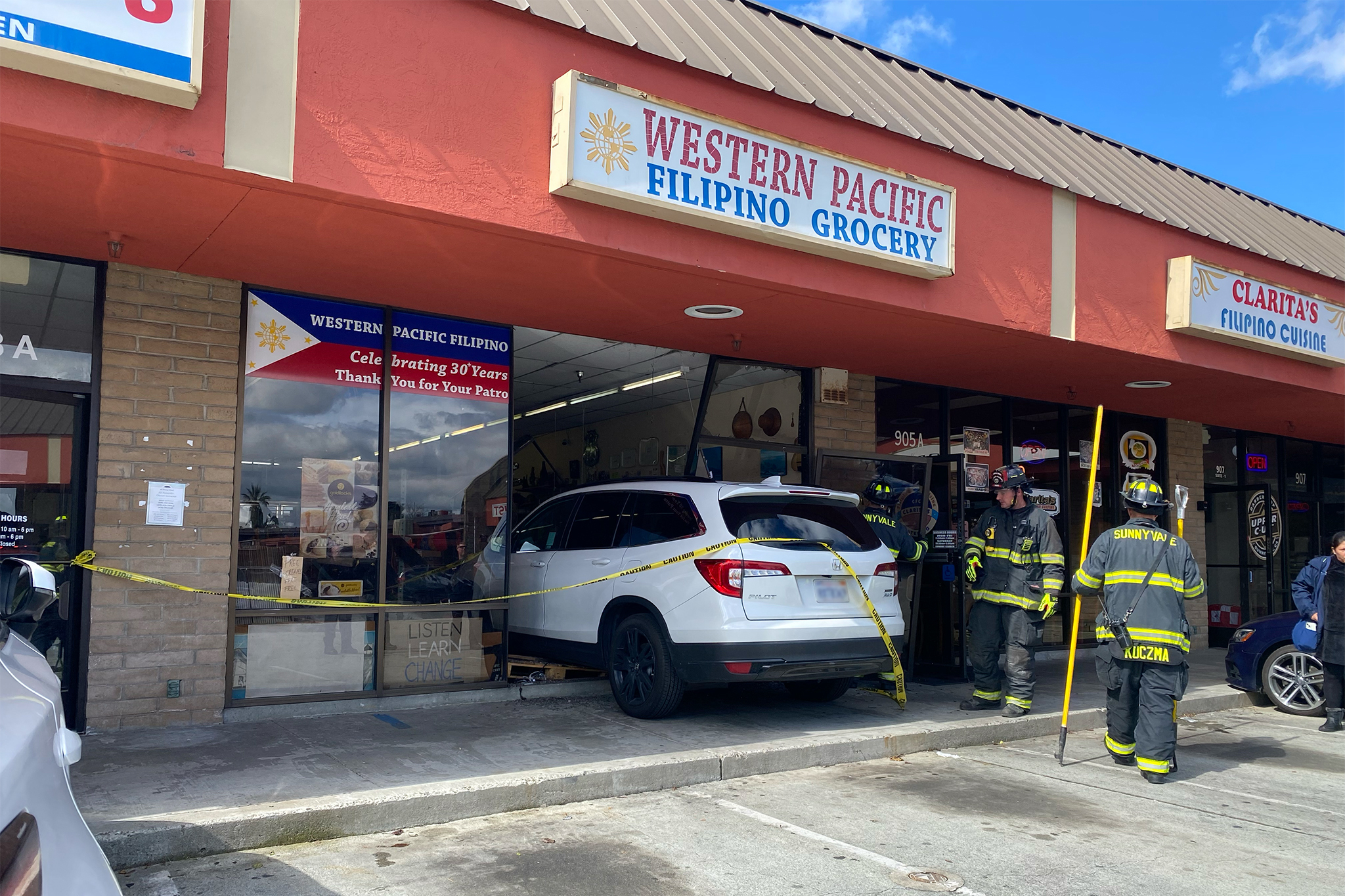 Car crash forces Bay Area grocery store to temporarily close