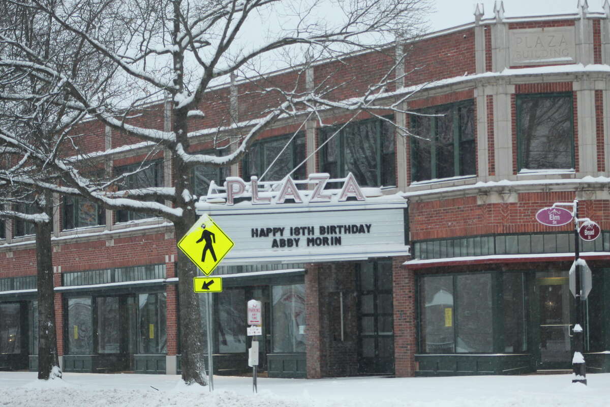 Connecticut digs out after first big snowfall of season