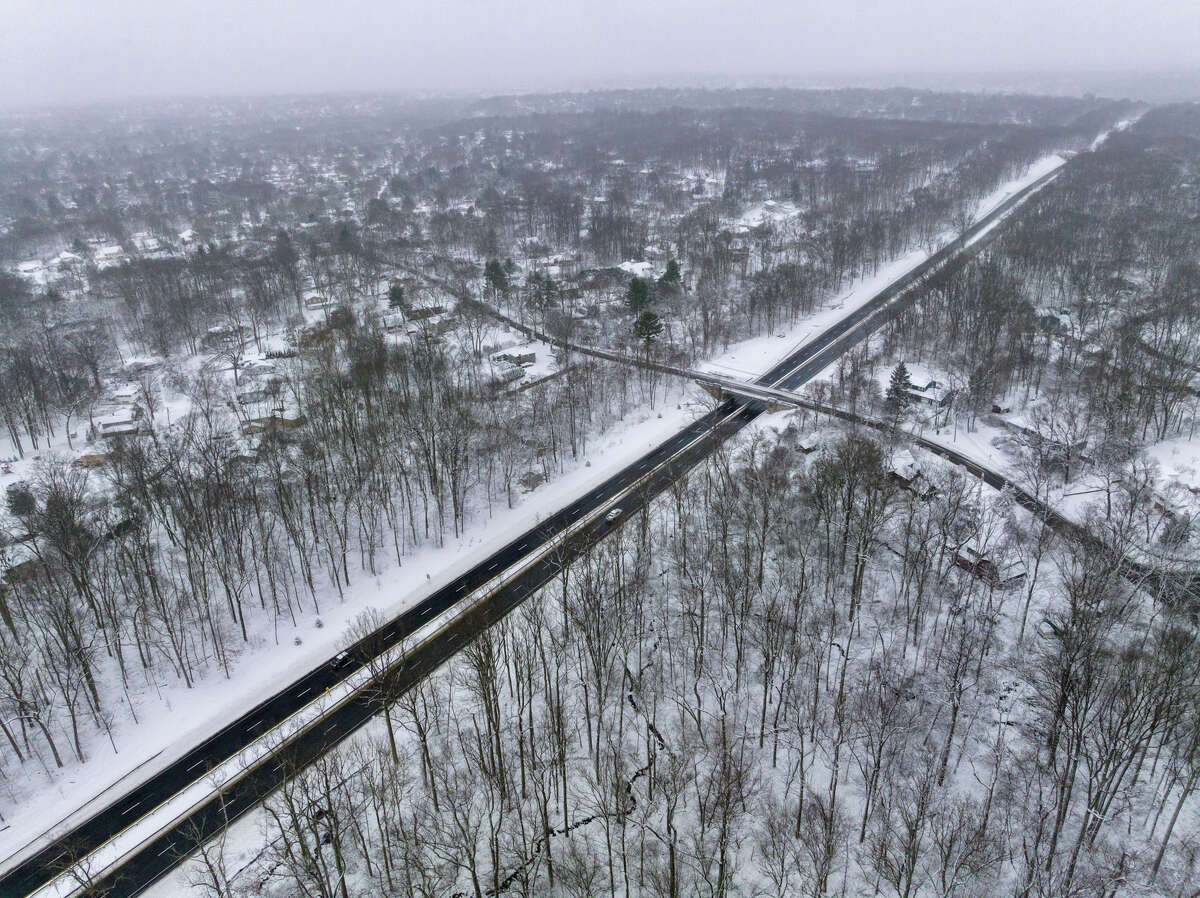 Connecticut digs out after first big snowfall of season