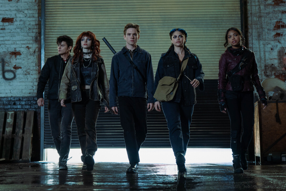 Gotham Knights Is A Teenage Cw Spin On Batmans City 