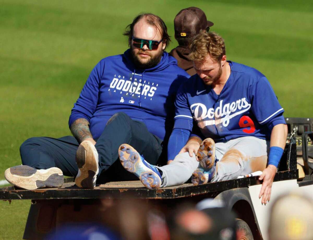 Expected Dodgers SS Lux out for season after knee injury