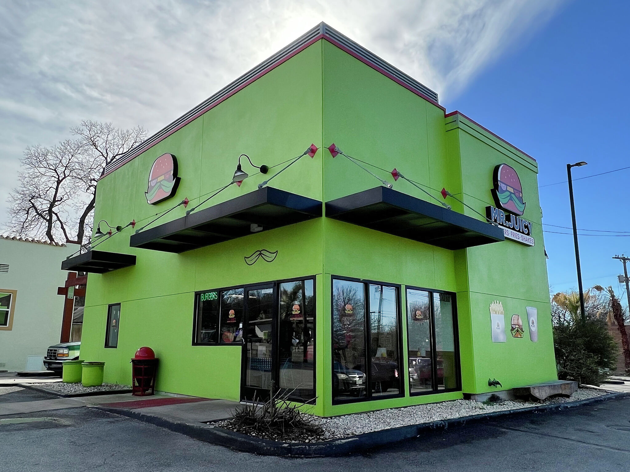 San Antonio's Mr. Juicy burger joint adds second location