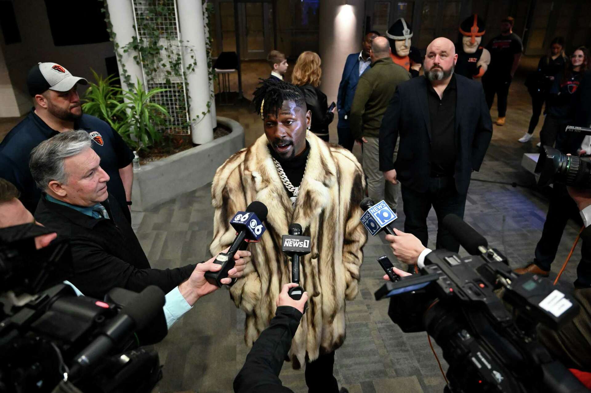 Antonio Brown claims $3 million in debts in bankruptcy filing