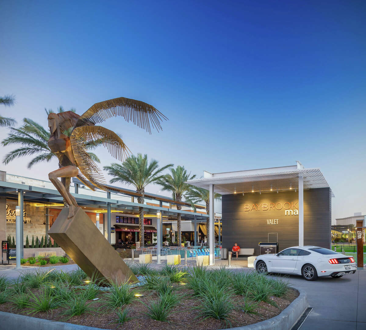 Simon Property Group unveils new wing at Galleria mall in Houston