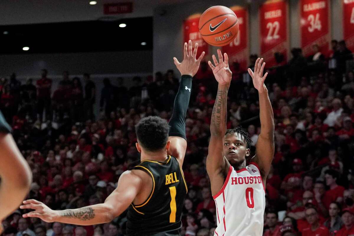 No. 1 Houston Tops Wichita State For 10th Victory In A Row