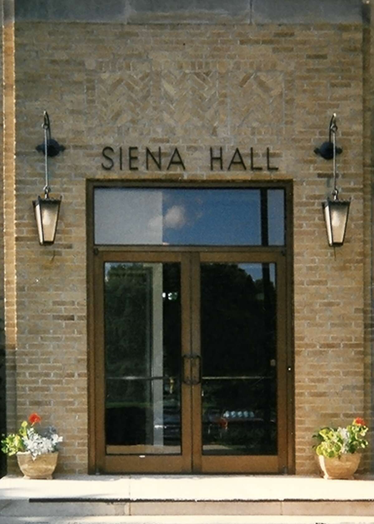 Sacred Heart Academy is holding an open house for former residents of Siena Hall before the building is torn down this year. 