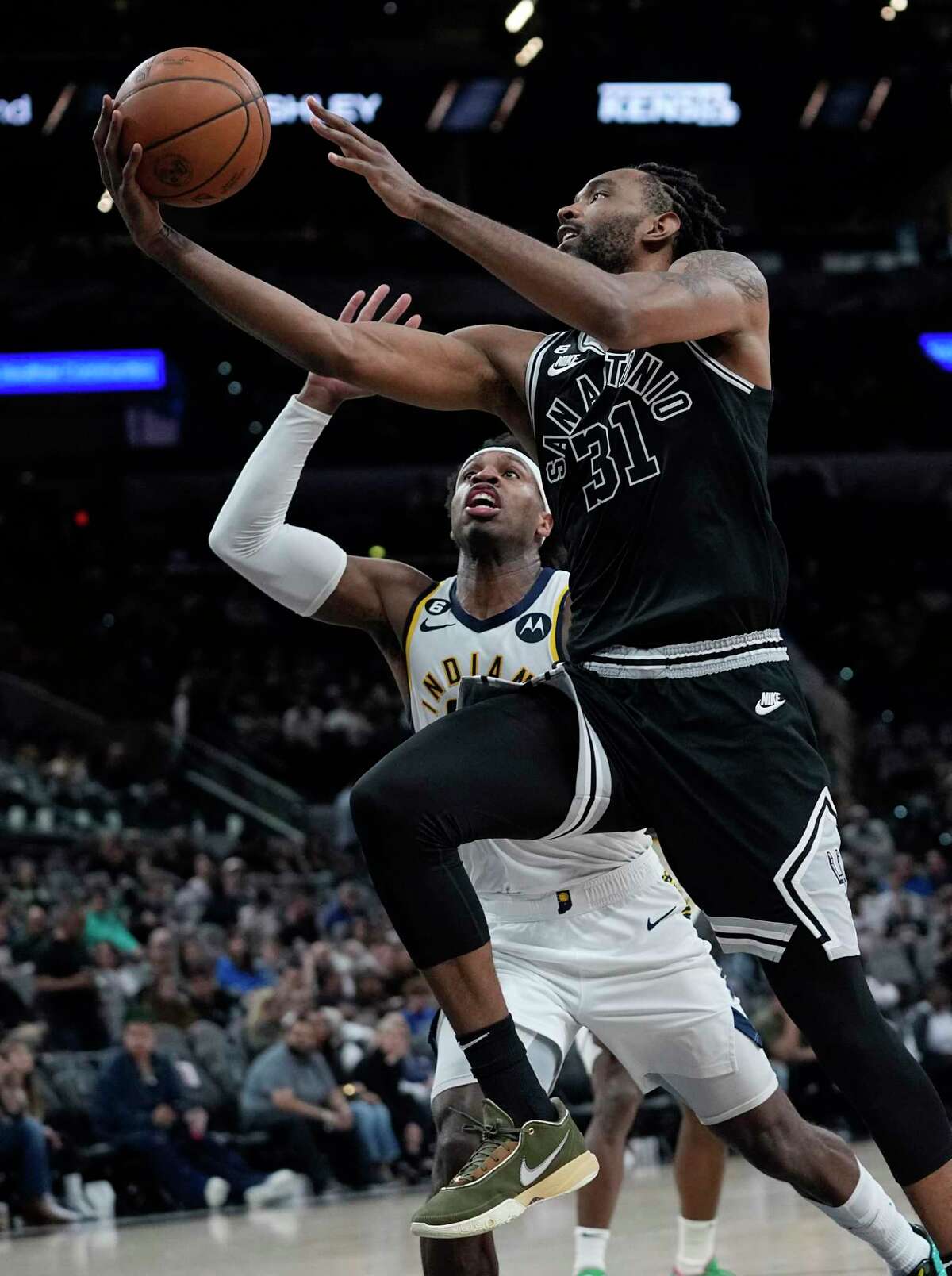 NBA: Spurs beat Pacers in triumphant return home