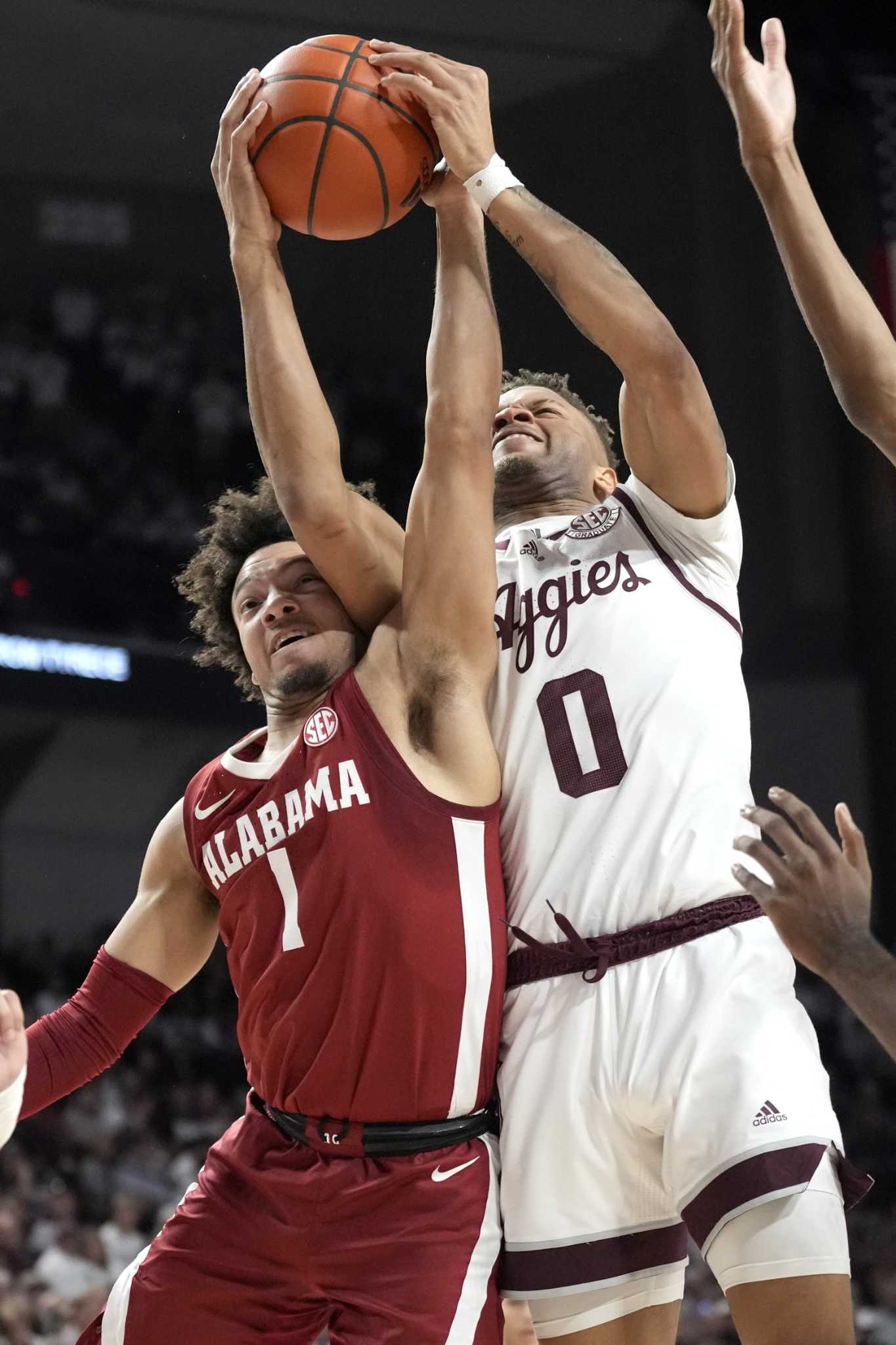 Texas A&M closes out regular season with upset win over No. 2 Alabama