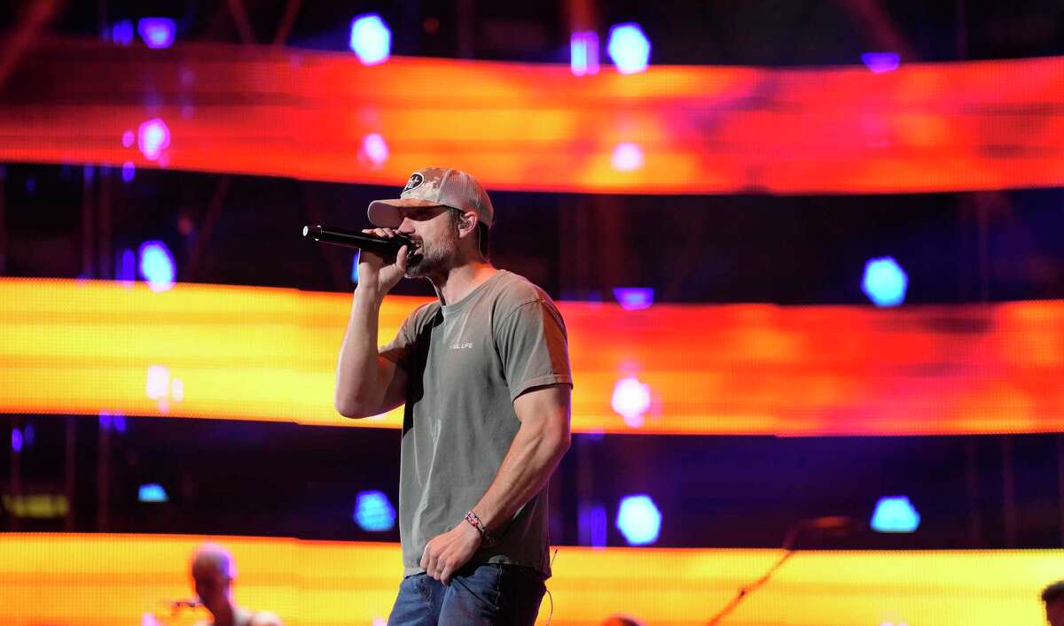 Walker Hayes at Houston Rodeo From 'Fancy Like' to Flo Rida