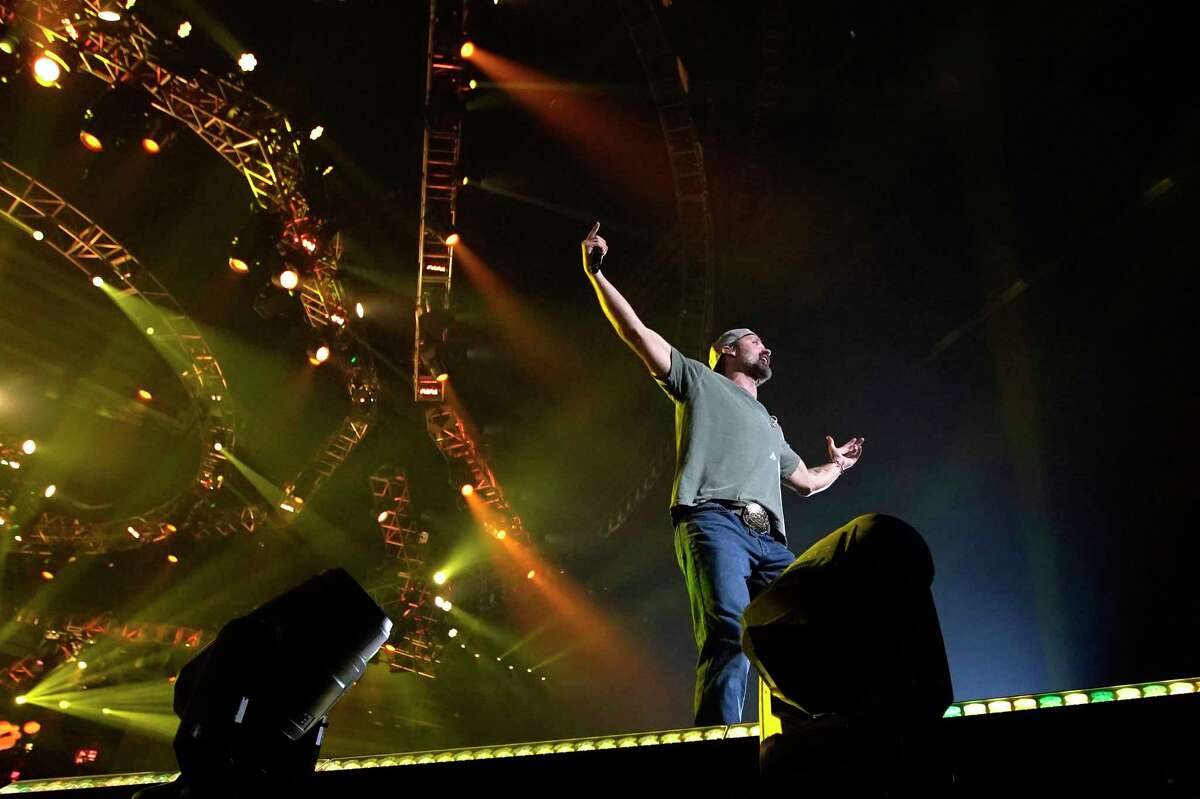 Walker Hayes at Houston Rodeo From 'Fancy Like' to Flo Rida