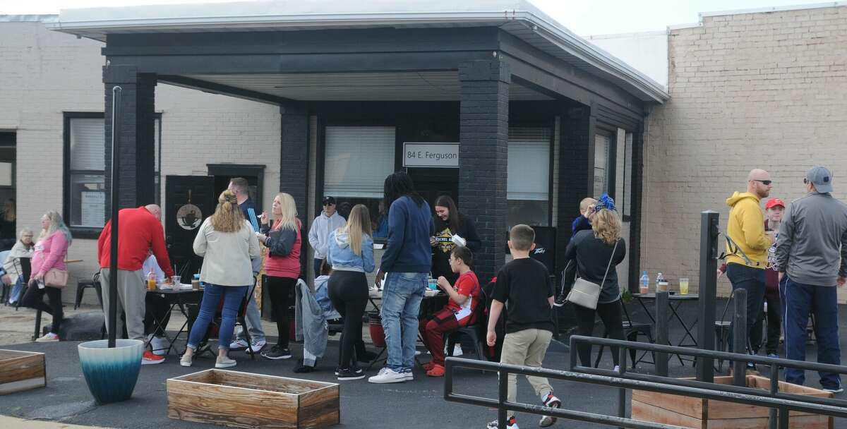 Wood River cafe changing ownership