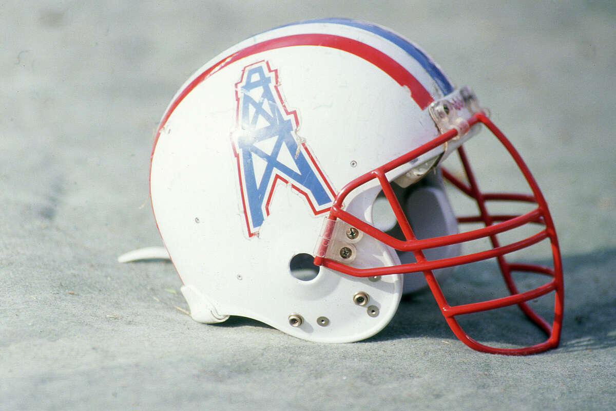 A Houston Oilers helmet on the field during an Oilers-Chargers game on Sept. 16, 1984 at Jack Murphy Stadium in San Diego, California.