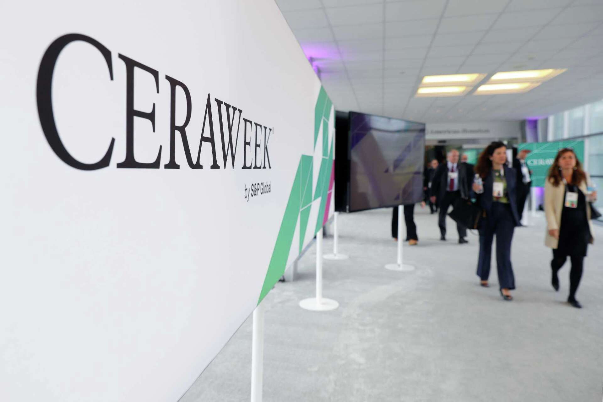Hydrogen, electricity take center stage at CERAWeek energy conference