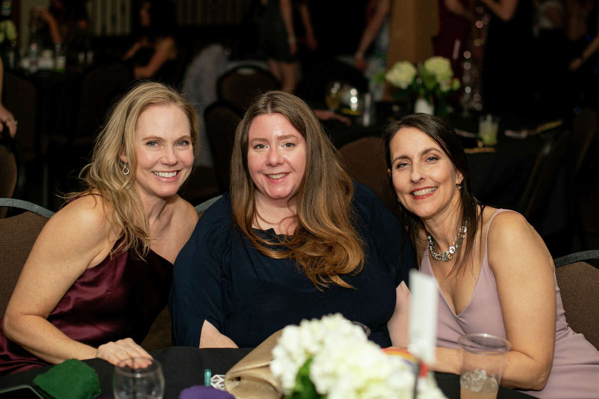 Were you Seen at the Clifton Park Mom Prom event benefiting St. Anne’s Institute and Building on Love on March 4, 2023, at the Fairways of Halfmoon?
