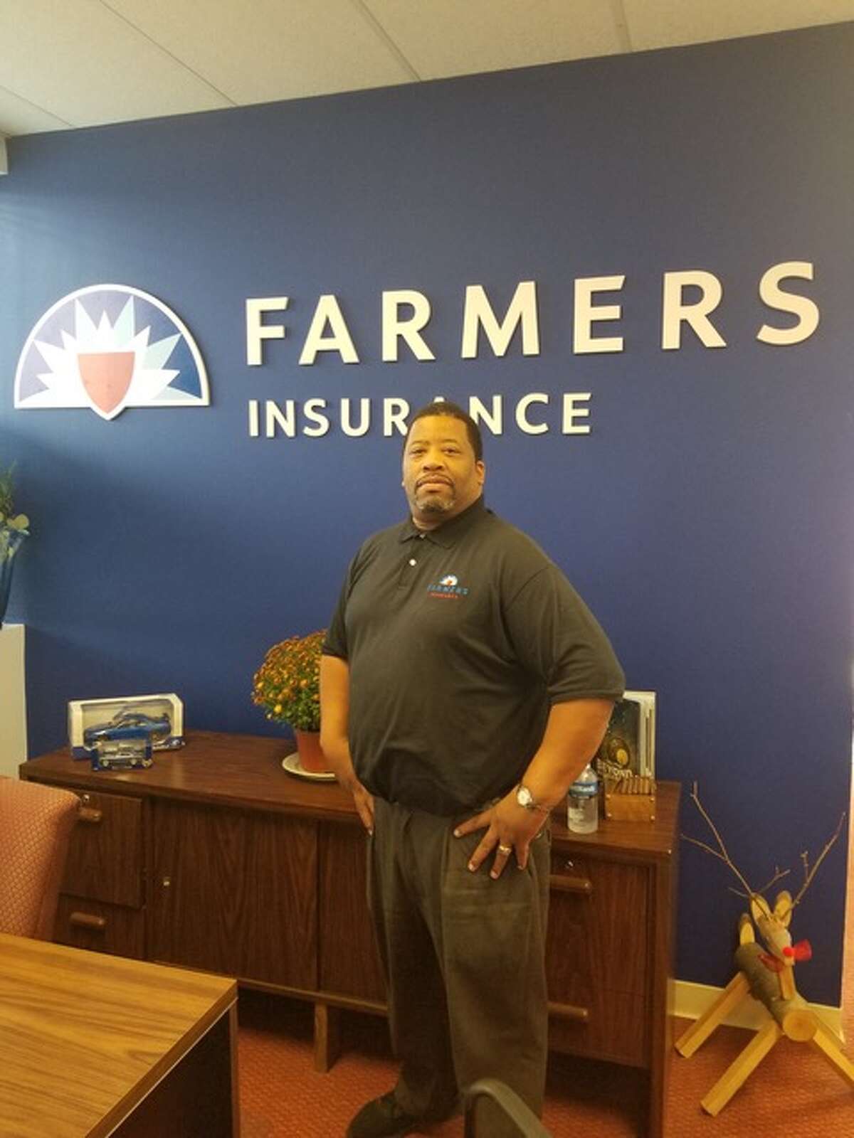 Dennis Perkins came to SCORE to organize production and marketing for his entertainment promotions business. Working with SCORE mentors prompted Perkins to open a local insurance agency. His Farmers Insurance franchise is now the third new business producer in Connecticut.