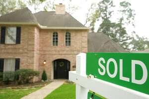 Houston home prices drop for first time in nearly three years