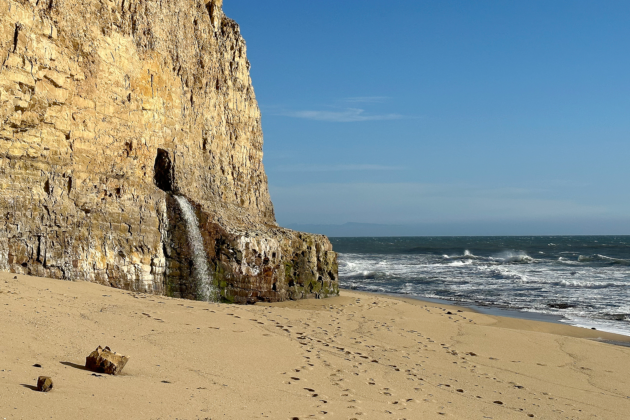 Ocean waves keep destroying this Santa Cruz landmark