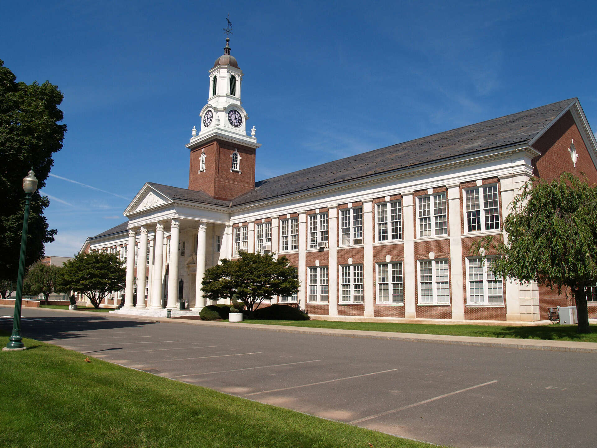 Warrant: Student at Central Connecticut State University in New Britain  spied on female athletes showering in locker room