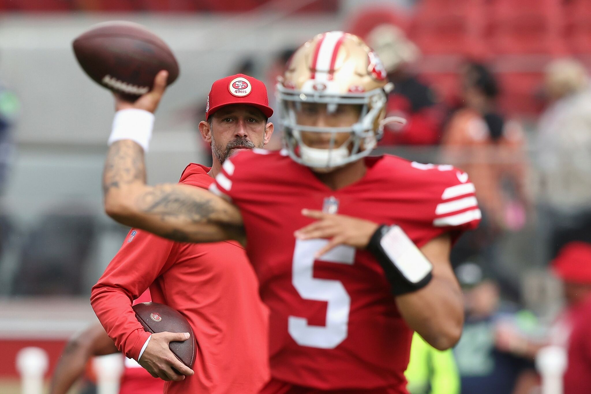 Jimmy Garoppolo reportedly likely to stay with 49ers if they don't take a  'big swing' at quarterback